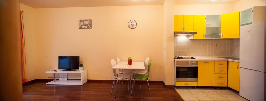 Apartments Tino Makarska Bilik gambar