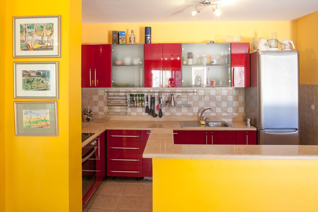 Apartments Tino Makarska Bilik gambar