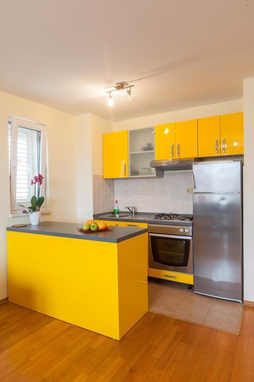 Apartments Tino Makarska Bilik gambar